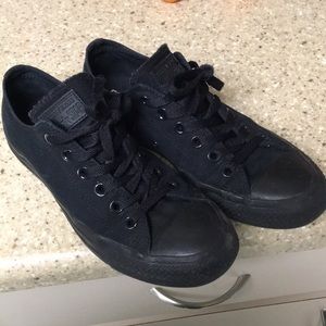 Converse black womens 8 men’s 6